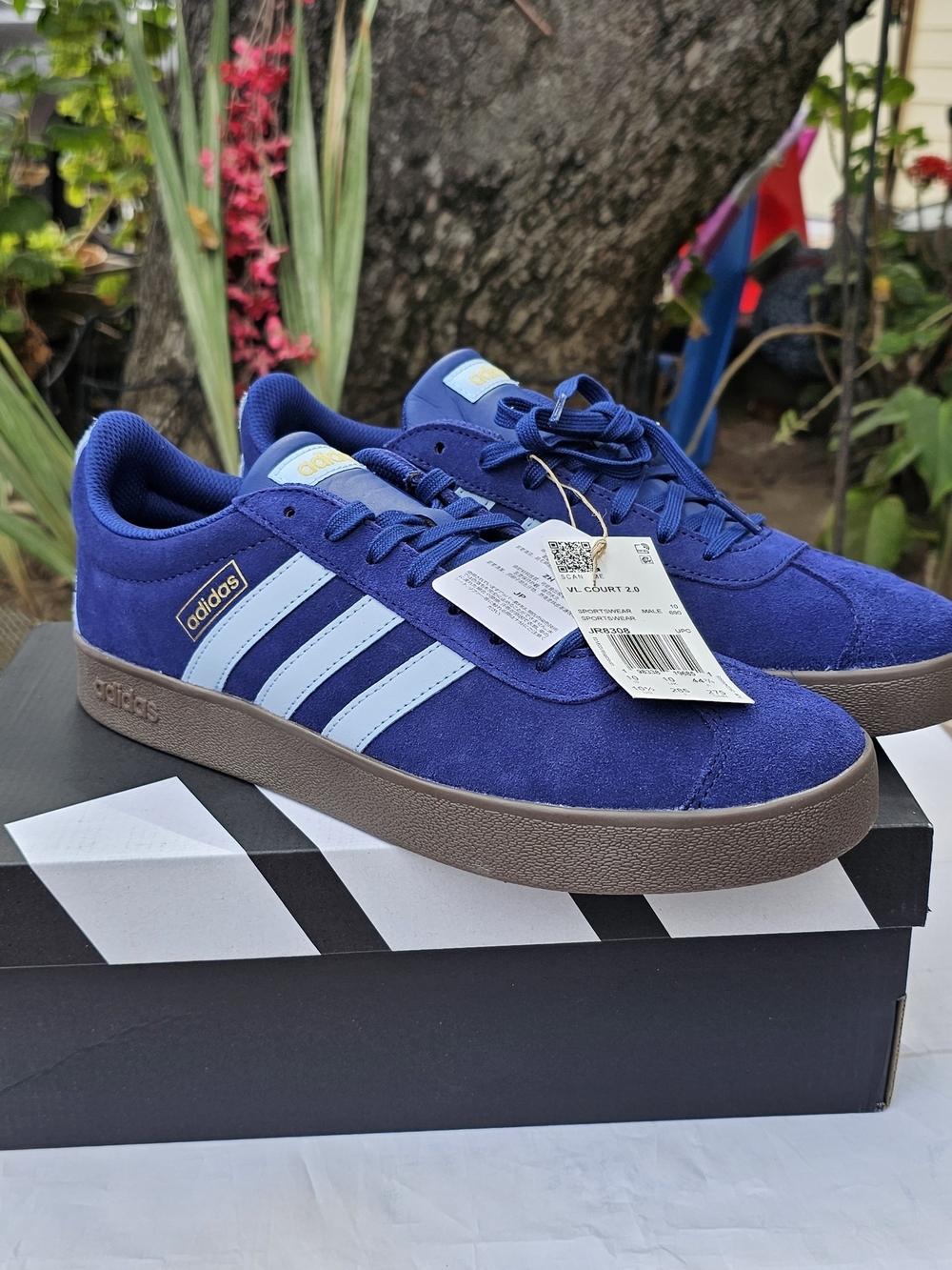 adidas Men’s Navy Suede Sneakers with Light Blue Stripes VL Court 2.0